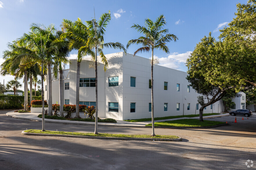 14591 SW 120th St, Miami, FL for sale - Primary Photo - Image 1 of 1