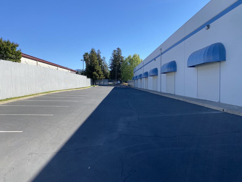 559 Garcia Ave, Pittsburg, CA for lease - Building Photo - Image 3 of 6