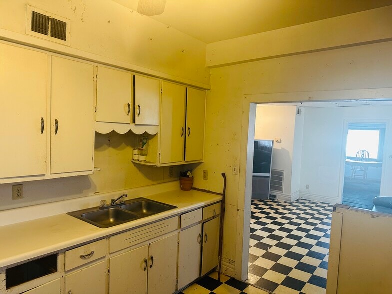 1677 Main St, Buffalo, NY for sale - Building Photo - Image 3 of 17