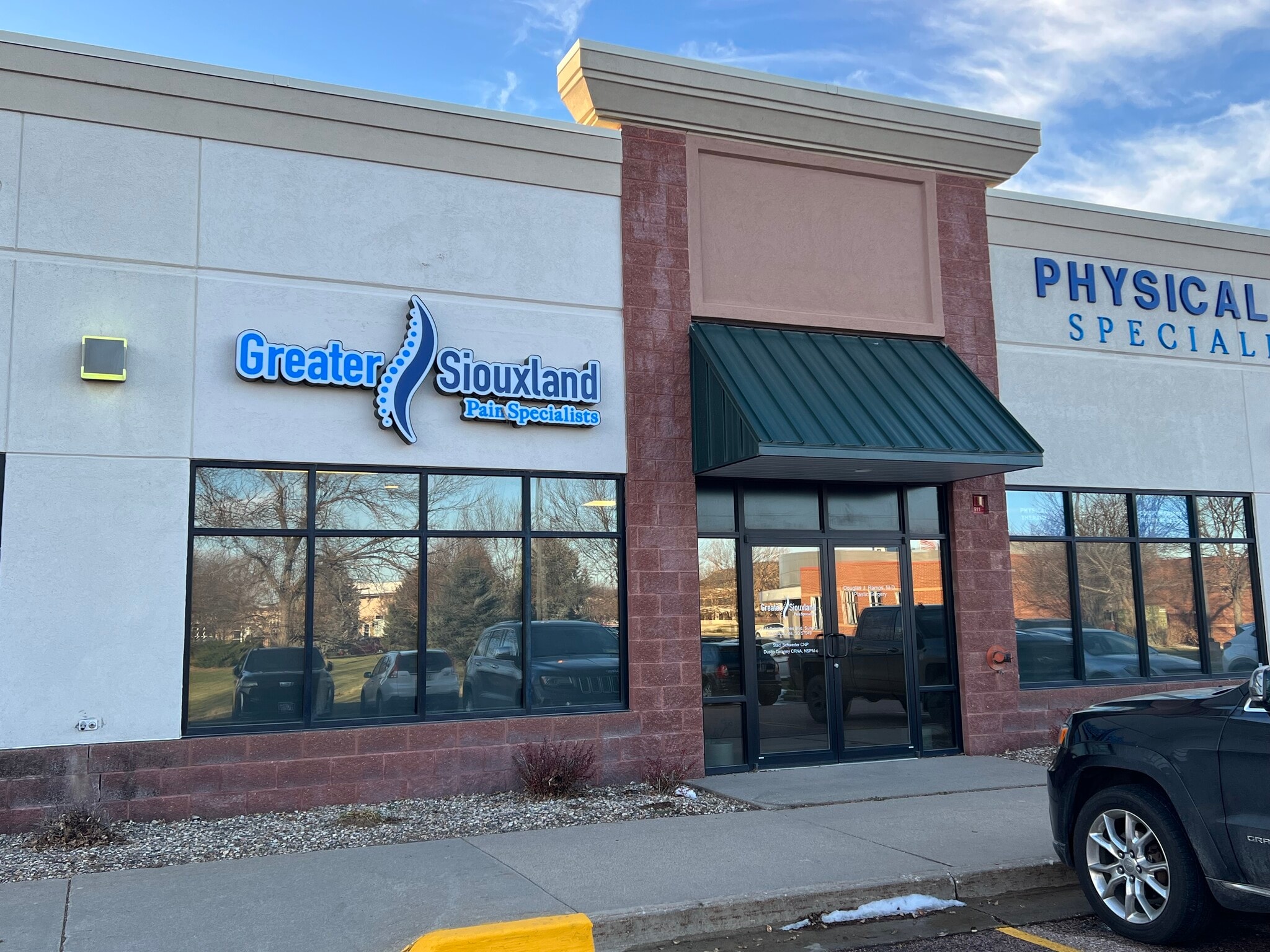 317-319 Dakota Dunes Blvd, Dakota Dunes, SD for lease Building Photo- Image 1 of 2