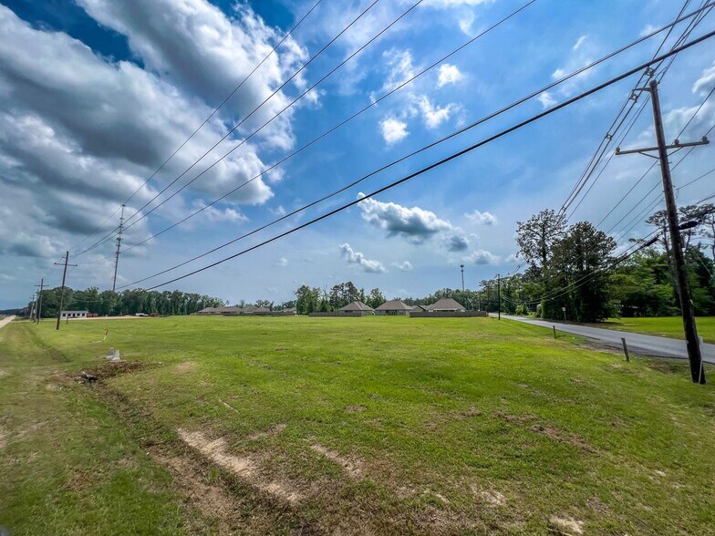 39599 SW I 55 Service Rd, Ponchatoula, LA à vendre - Photo du bâtiment - Image 2 de 7