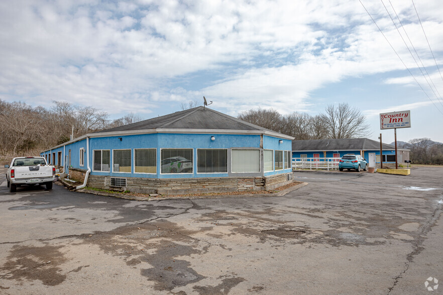 1805 Highway 231 S, Bethpage, TN for sale - Primary Photo - Image 1 of 1