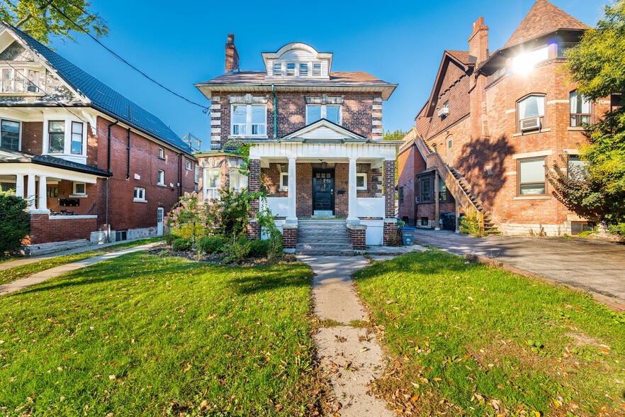274 Roncesvalles Av, Toronto, ON for sale - Primary Photo - Image 1 of 13