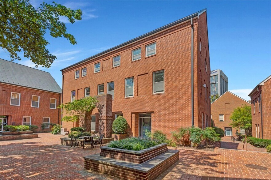 4220 King St, Alexandria, VA à vendre - Photo du bâtiment - Image 3 de 34