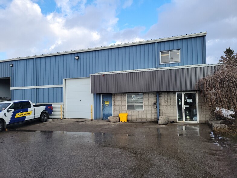 15 Wanless Ct, North Dumfries, ON à vendre - Photo du bâtiment - Image 2 de 4