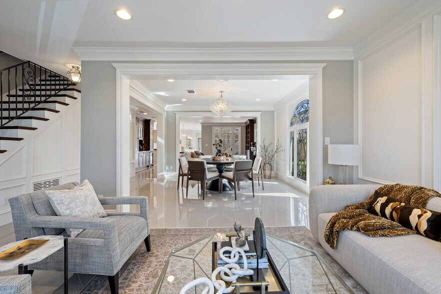 1810 W 35th St, Austin, TX à vendre - Photo du bâtiment - Image 1 de 114