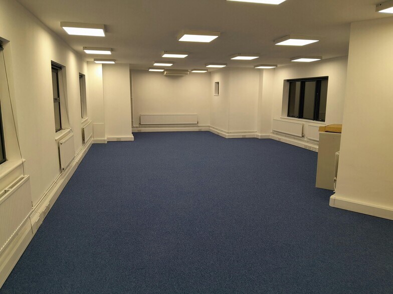 167-169 London Rd, Kingston Upon Thames à louer - Photo du bâtiment - Image 3 de 7