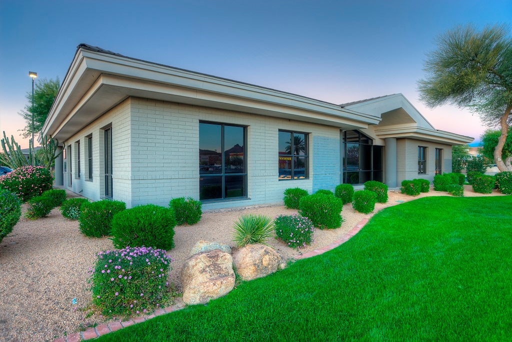 702 E Bell Rd, Phoenix, AZ à vendre Photo principale- Image 1 de 9