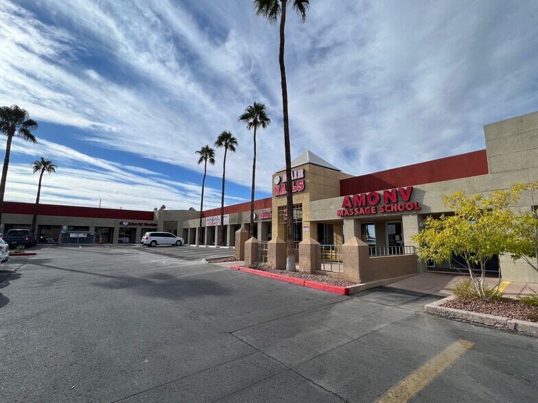 3965-4035 S Decatur Blvd, Las Vegas, NV à louer - Photo du bâtiment - Image 2 de 13