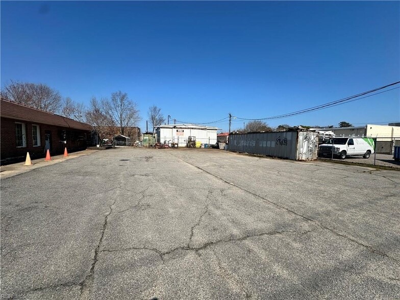 1702 Southern Blvd, Virginia Beach, VA for sale - Building Photo - Image 3 of 6