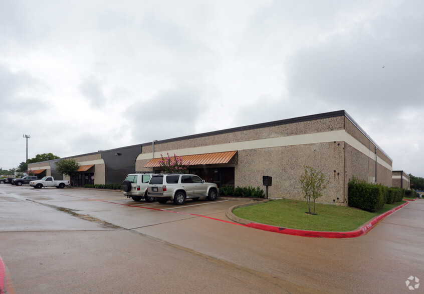 1224 W Corporate Dr, Arlington, TX for lease - Building Photo - Image 2 of 2