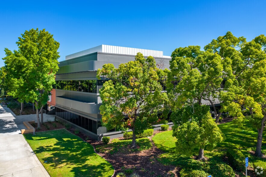 2870 Zanker Rd, San Jose, CA à louer - Photo du bâtiment - Image 2 de 5