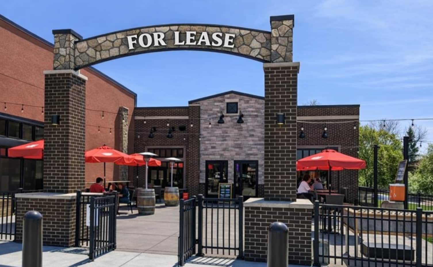 133-137 W Main St, Little Chute, WI for lease Primary Photo- Image 1 of 15