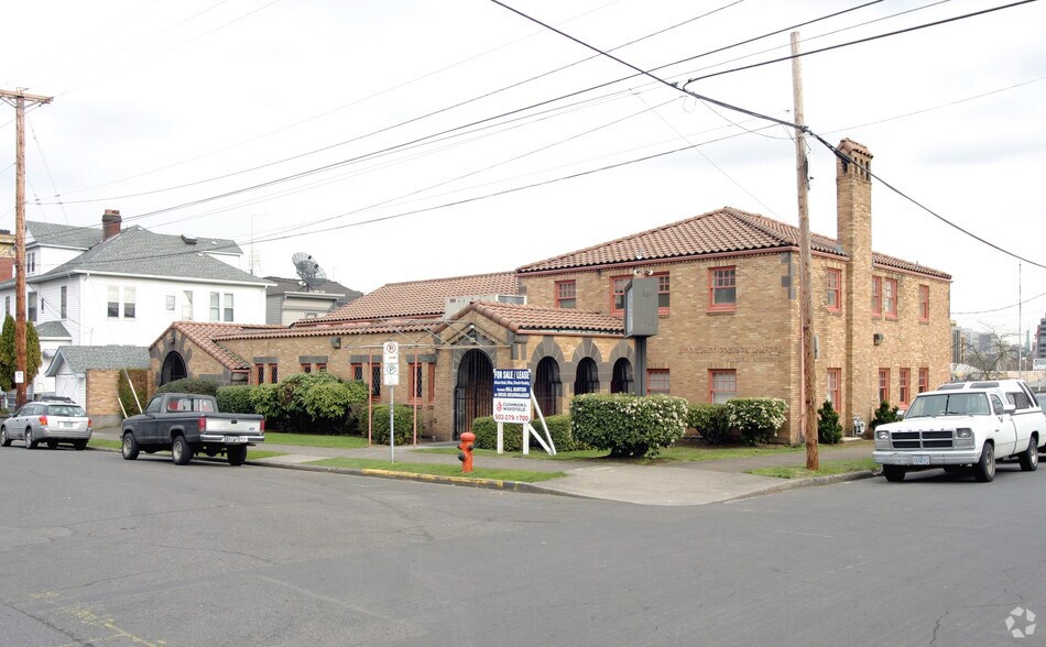 210 NW 17th Ave, Portland, OR à louer - Photo du bâtiment - Image 2 de 14