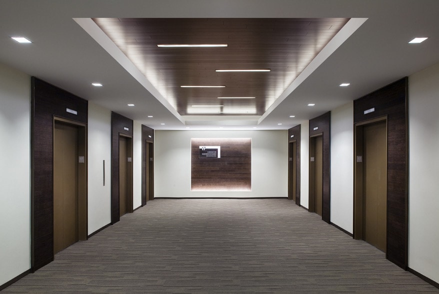 810 Seventh Ave, New York, NY for lease - Interior Photo - Image 3 of 16