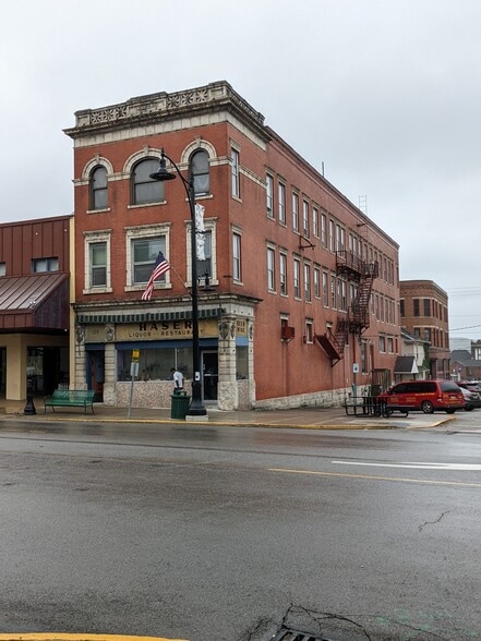 109 New Castle St, Butler, PA for lease - Building Photo - Image 2 of 9