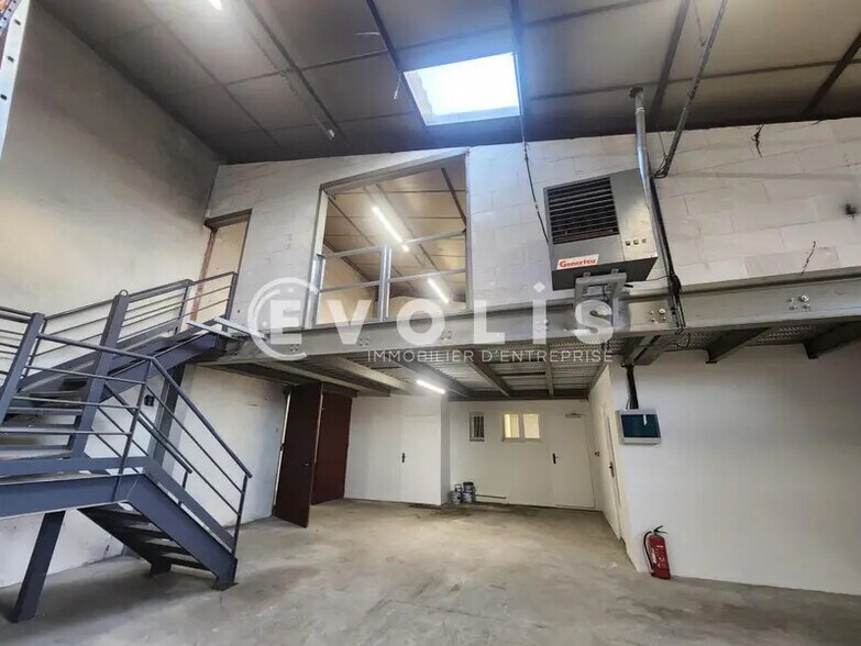 Office in Bourgoin-Jallieu for lease - Interior Photo - Image 3 of 21