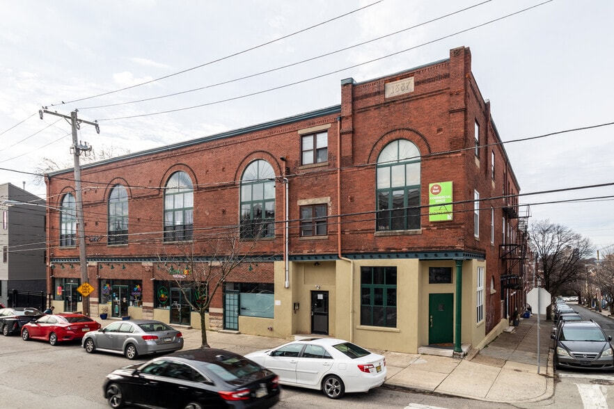 3426 Conrad St, Philadelphia, PA for lease - Primary Photo - Image 1 of 36