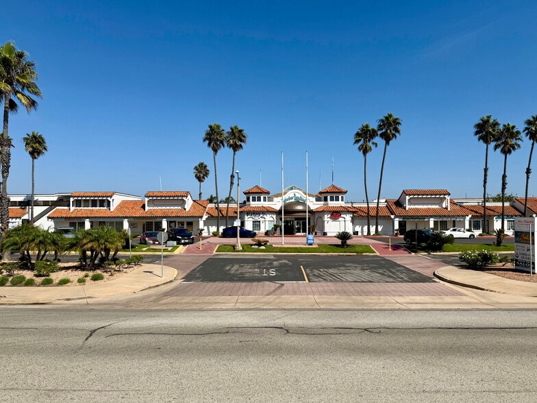2800-2840 Harbor Blvd, Oxnard, CA for sale - Building Photo - Image 2 of 12
