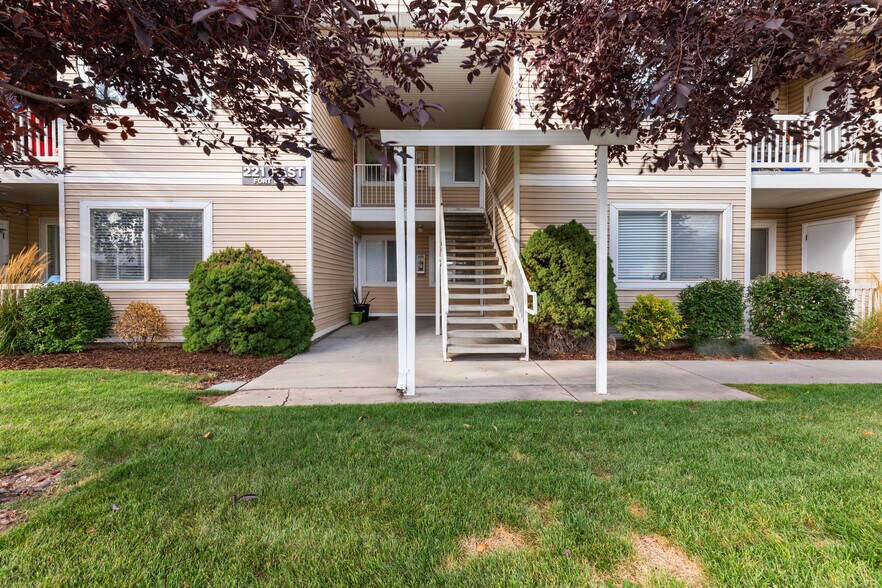 221 E Fort Union Blvd, Midvale, UT à vendre - Photo du bâtiment - Image 2 de 20