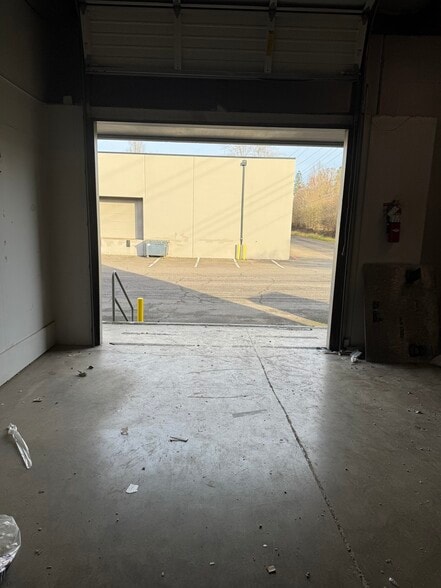 8050 SW Nimbus Ave, Beaverton, OR for lease - Building Photo - Image 3 of 3