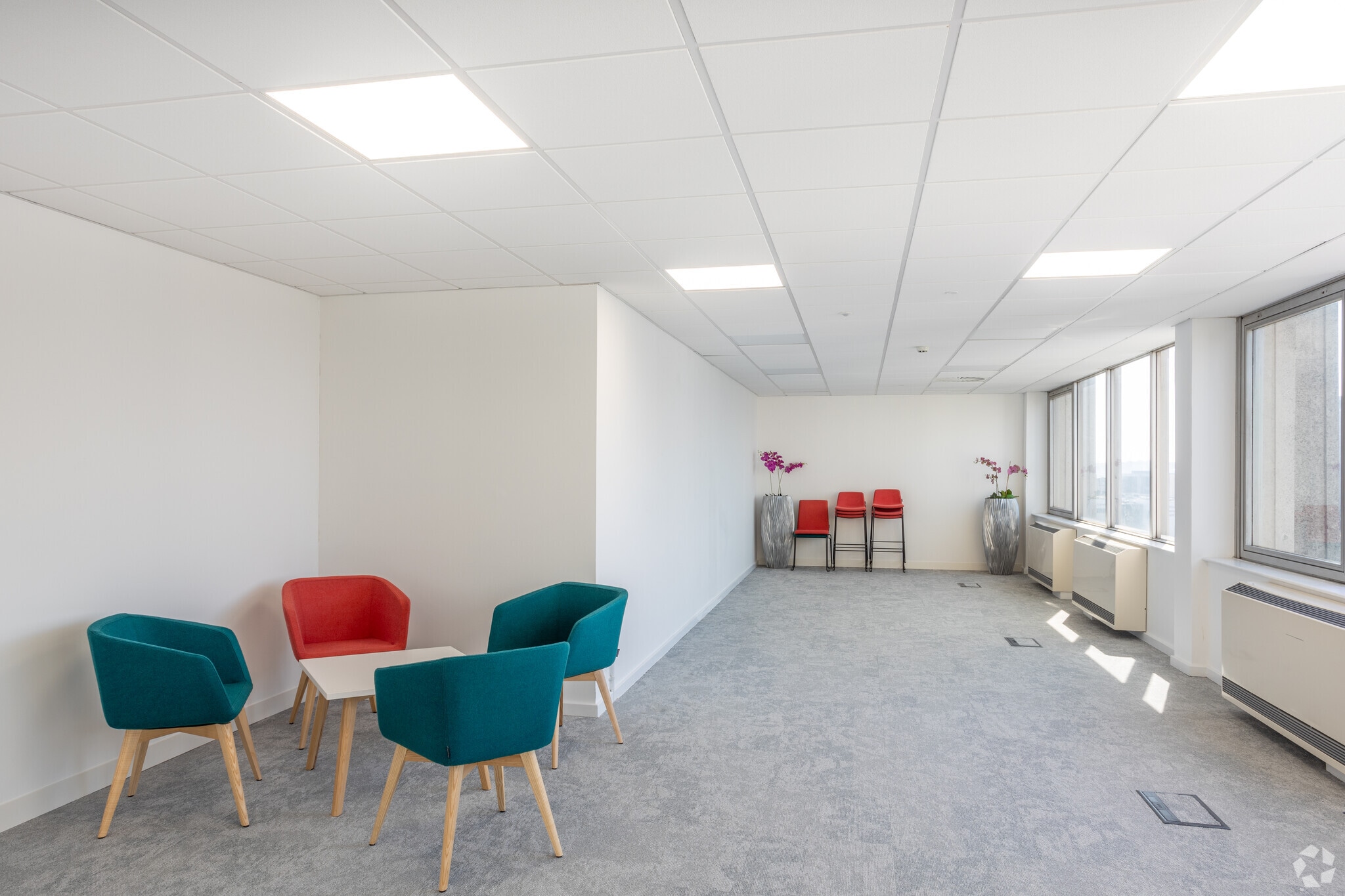 2 Fitzalan Rd, Cardiff for lease Interior Photo- Image 1 of 9