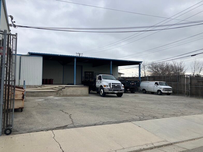 101 & 107 Lake Street portfolio of 2 properties for sale on LoopNet.ca - Building Photo - Image 2 of 11