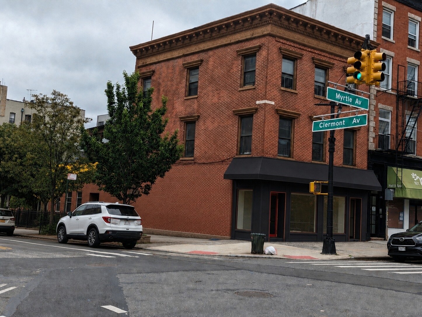 381 Myrtle Ave, Brooklyn, NY à louer Photo du bâtiment- Image 1 de 3