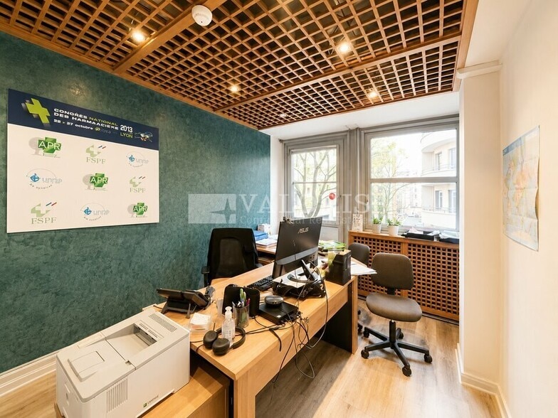 31 Rue Mazenod, Lyon for sale - Building Photo - Image 2 of 11