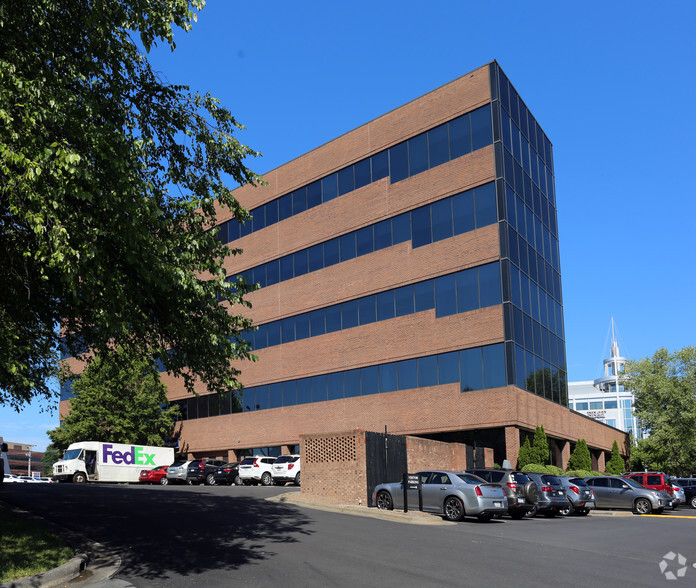 101 S Stratford Rd, Winston-Salem, NC for lease - Building Photo - Image 2 of 3