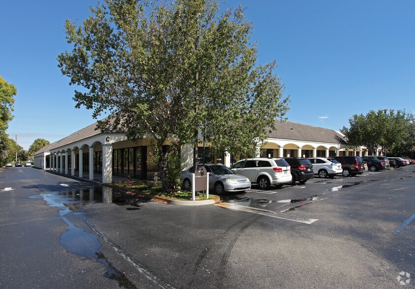4731 W Atlantic Ave, Delray Beach, FL à louer - Photo du bâtiment - Image 3 de 13
