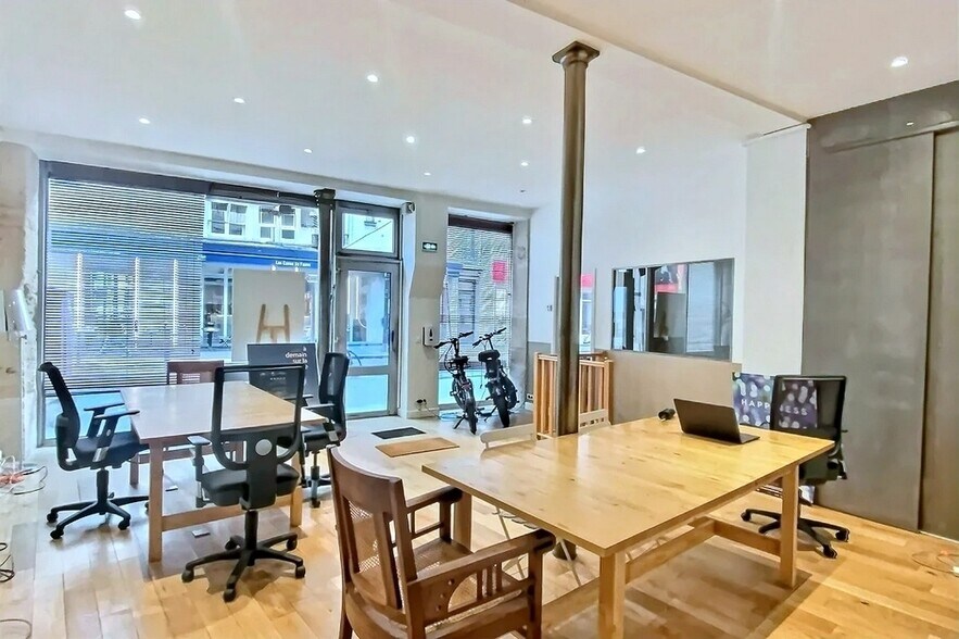 Office in Paris for lease - Interior Photo - Image 2 of 7