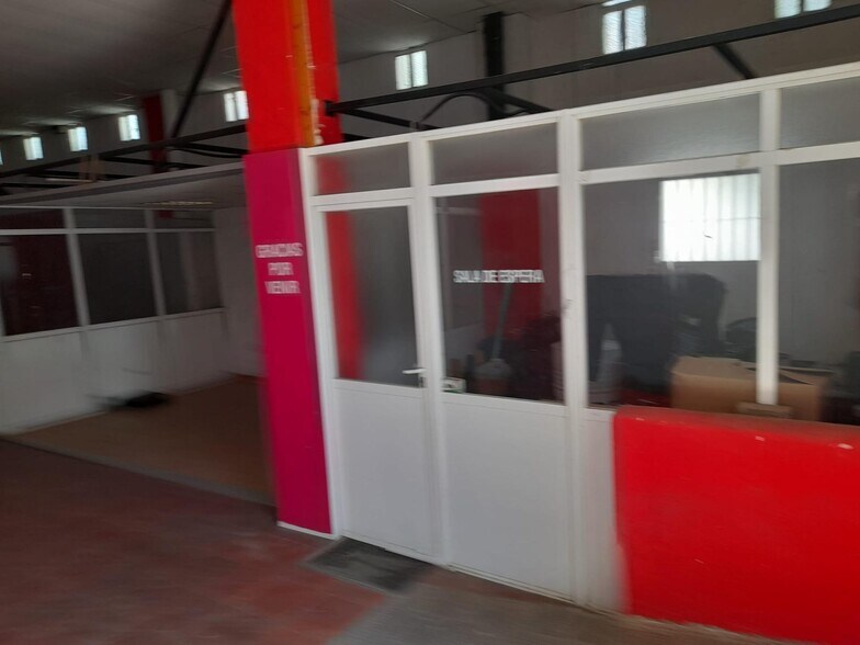 Retail in Cáceres for sale - Building Photo - Image 2 of 8