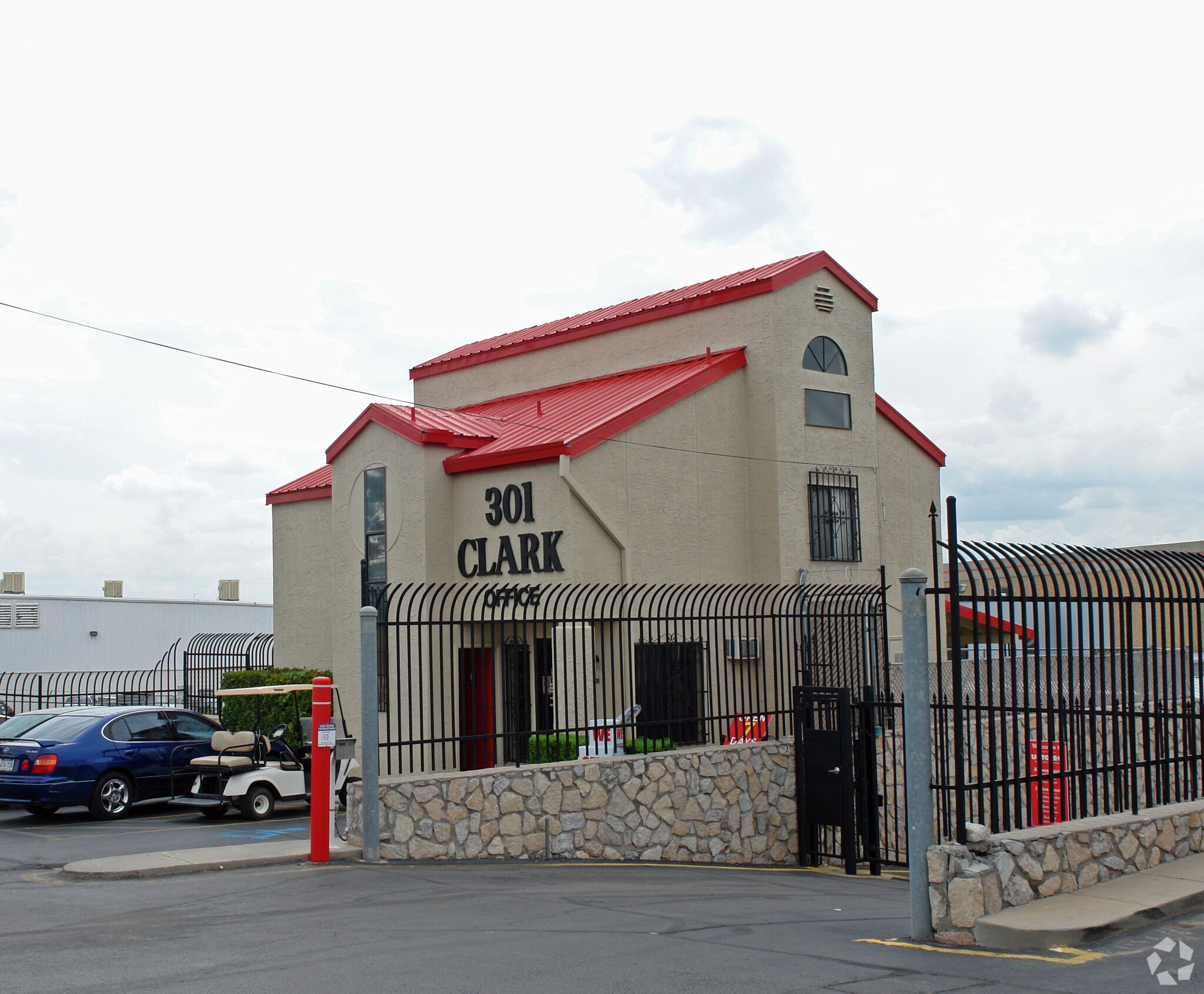 301 N Clark Dr, El Paso, TX à vendre Photo principale- Image 1 de 4