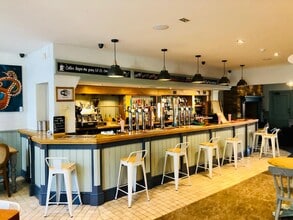 59 High St, Ilfracombe for lease Interior Photo- Image 2 of 10