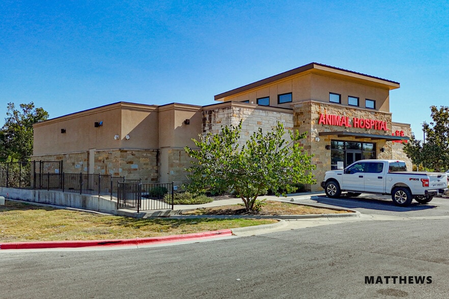 Mission Pet Health Portfolio portfolio of 2 properties for sale on LoopNet.ca - Building Photo - Image 2 of 4