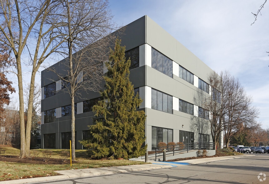 3500 E Coliseum Blvd, Fort Wayne, IN for sale - Building Photo - Image 2 of 44