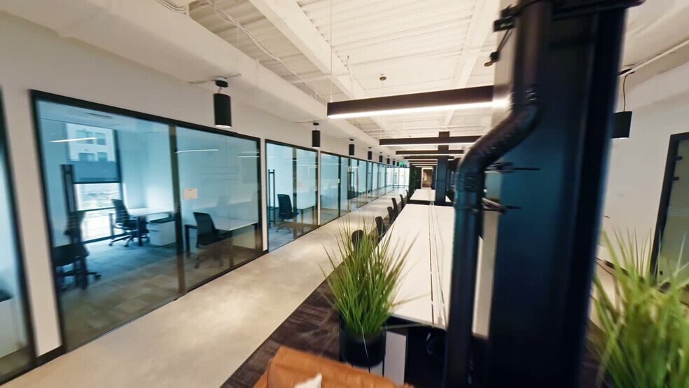 44679 Endicott Dr, Ashburn, VA à louer - Vidéo sur l’inscription commerciale - Image 2 de 30