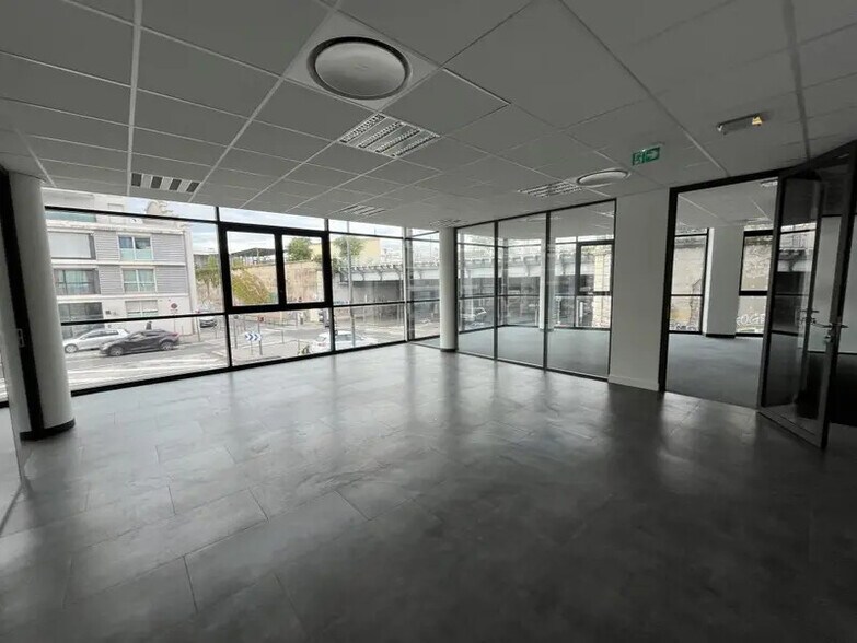 32 Rue Victor Lagrange, Lyon à louer - Photo du bâtiment - Image 3 de 16