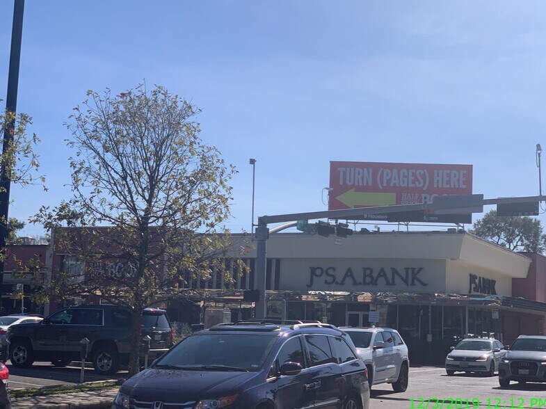 2537 University Blvd, Houston, TX à louer - Photo du bâtiment - Image 2 de 9