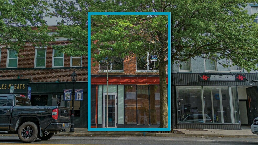 54 W Main St, Riverhead, NY à vendre - Photo du bâtiment - Image 3 de 11