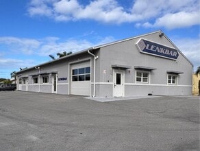 11430 Tamiami Trl E, Naples, FL à louer Photo du bâtiment- Image 2 de 9