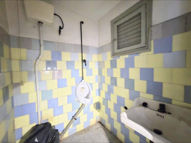 Retail in Aspe, Alicante for sale - Interior Photo - Image 3 of 4