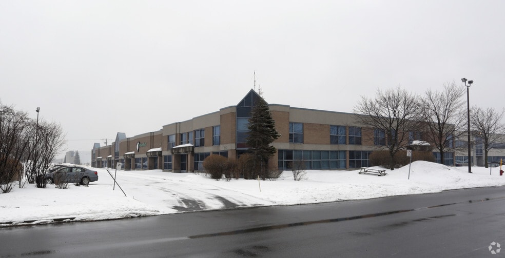 535-549 Av Meloche, Dorval, QC for sale - Primary Photo - Image 1 of 1