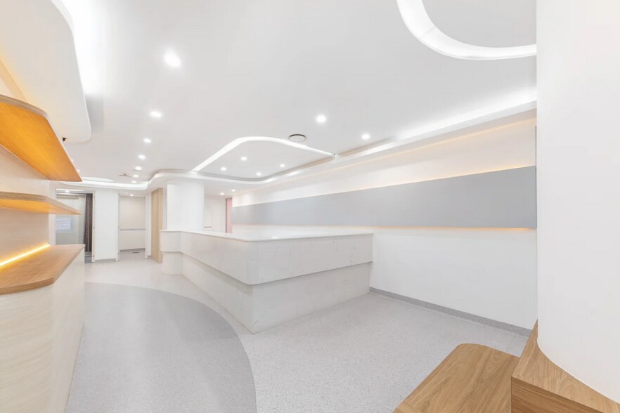 333 Sussex St, Sydney for sale - Interior Photo - Image 2 of 8