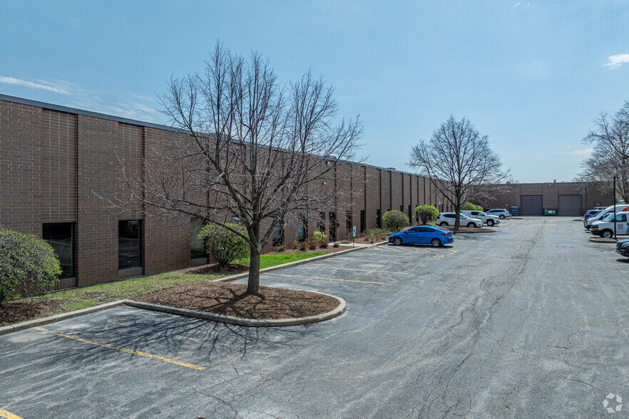 1001-1043 N Lombard Rd, Lombard, IL for lease - Building Photo - Image 2 of 5