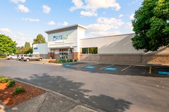 200 Triangle Ctr, Longview, WA for lease Building Photo- Image 2 of 3