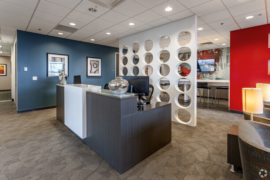 2355 Highway 36 W, Roseville, MN à louer - Photo intérieure - Image 3 de 39