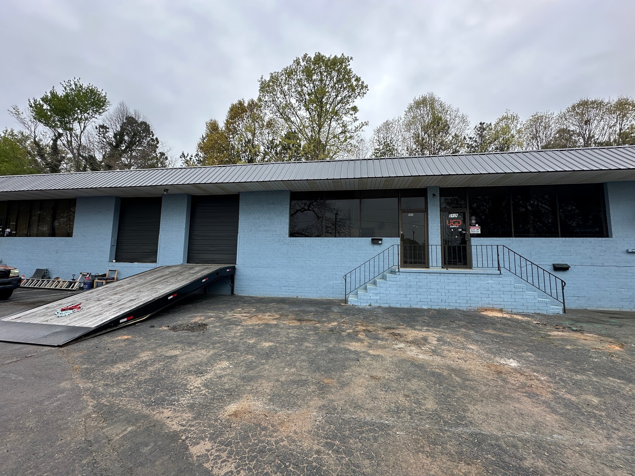 5926-5940 N Tryon St, Charlotte, NC for lease Building Photo- Image 1 of 11