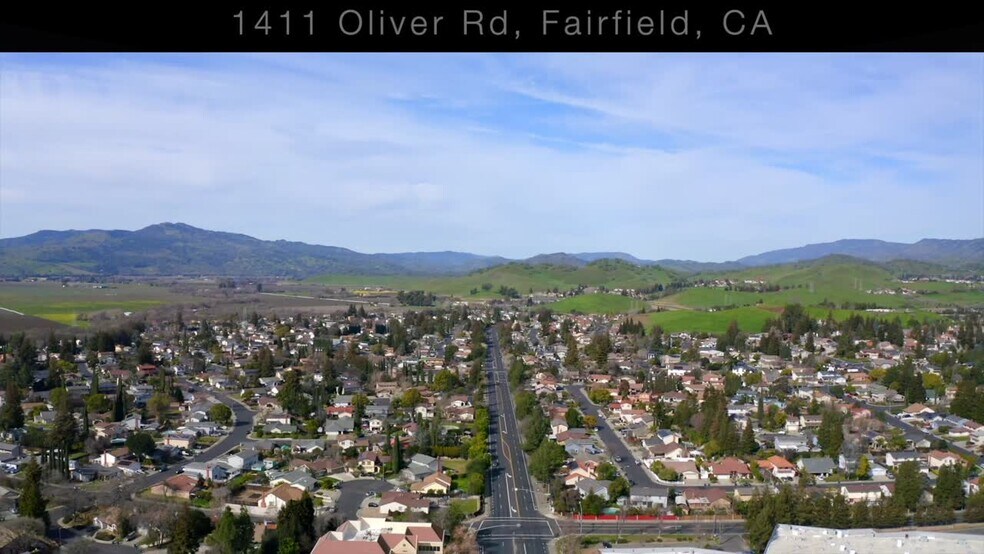 1411 Oliver Rd, Fairfield, CA à louer - Vidéo sur l’inscription commerciale - Image 2 de 15